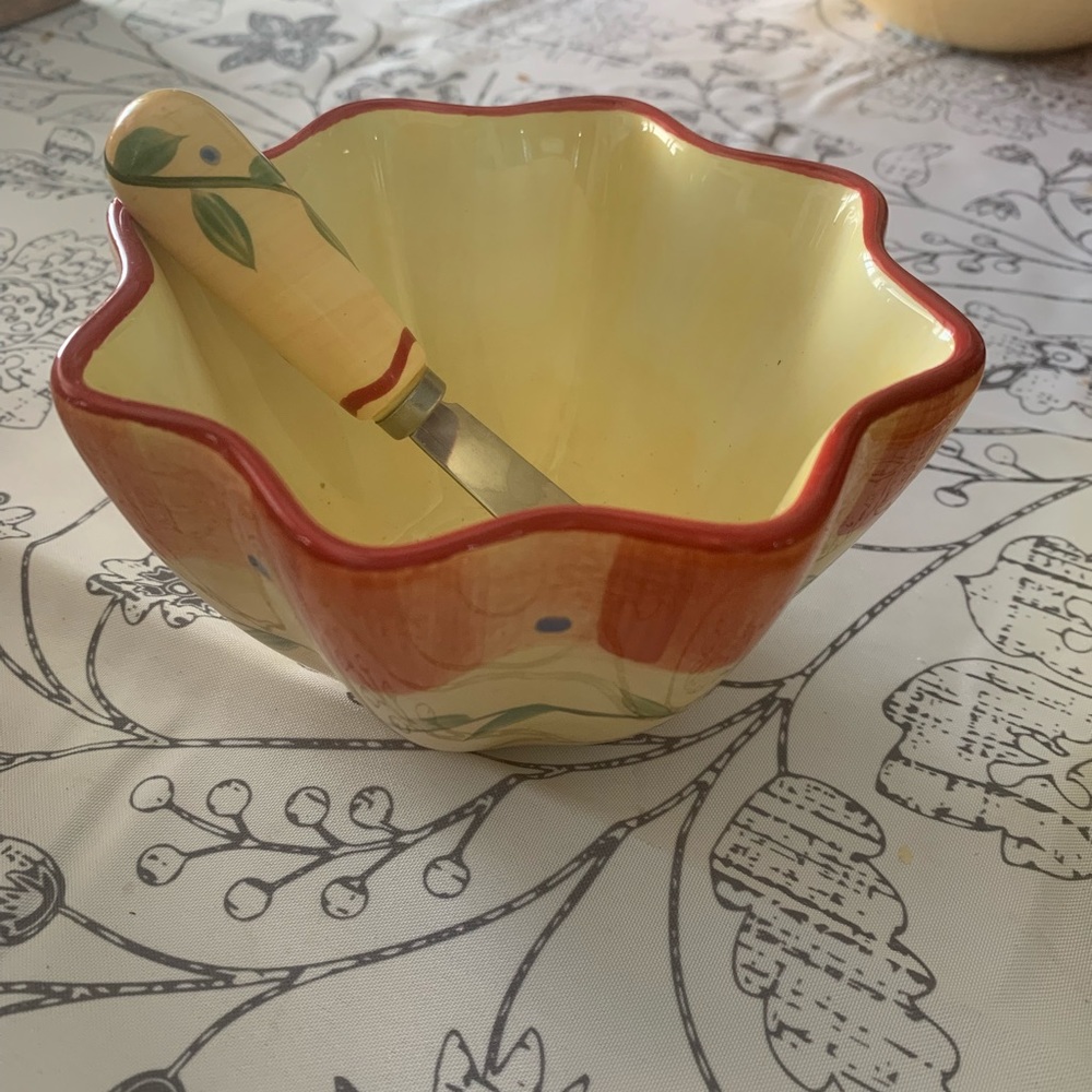 Pfaltzgraff Napoli Chip dip bowl with spreading knife
